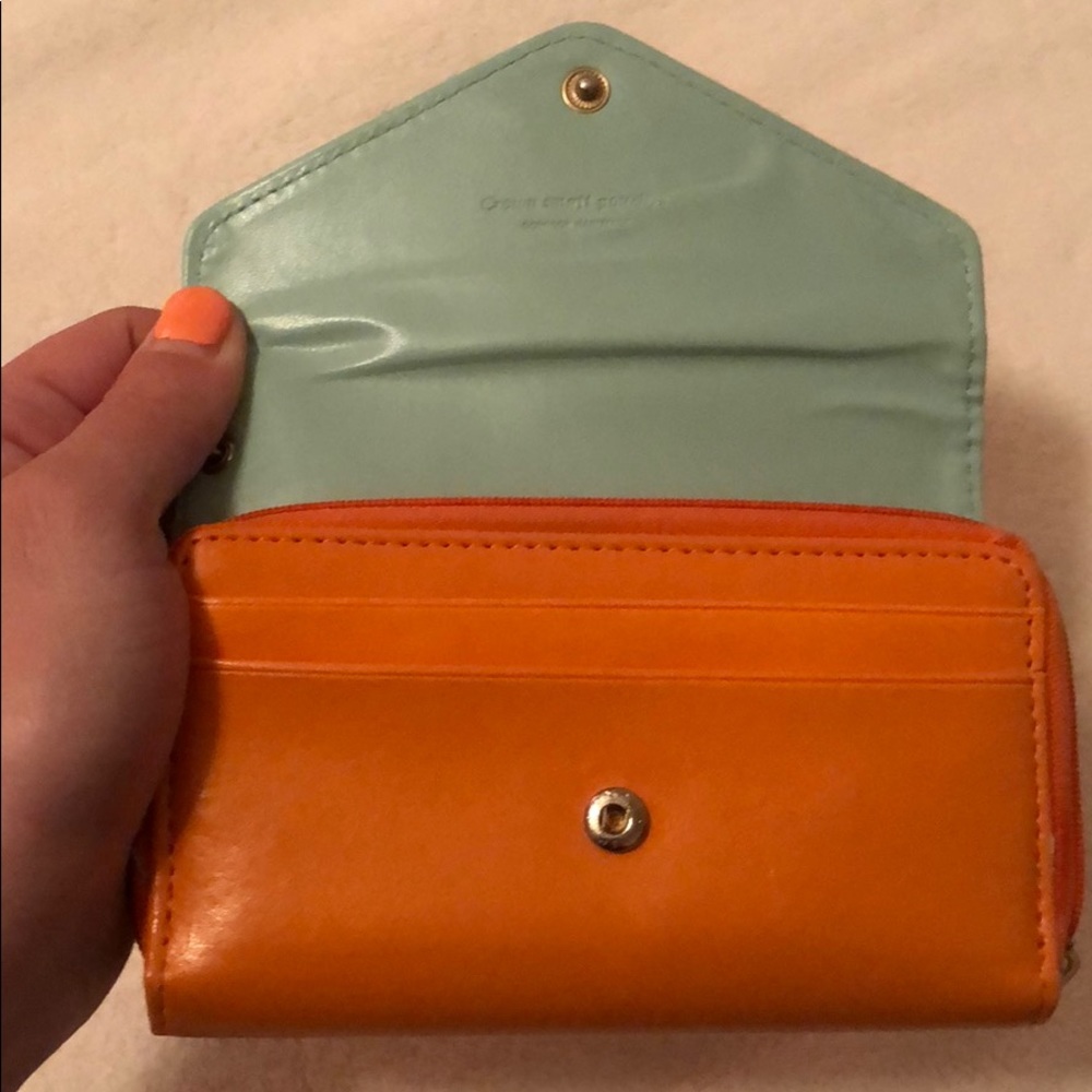 Crown Smart Pouch - Picture 3 of 3